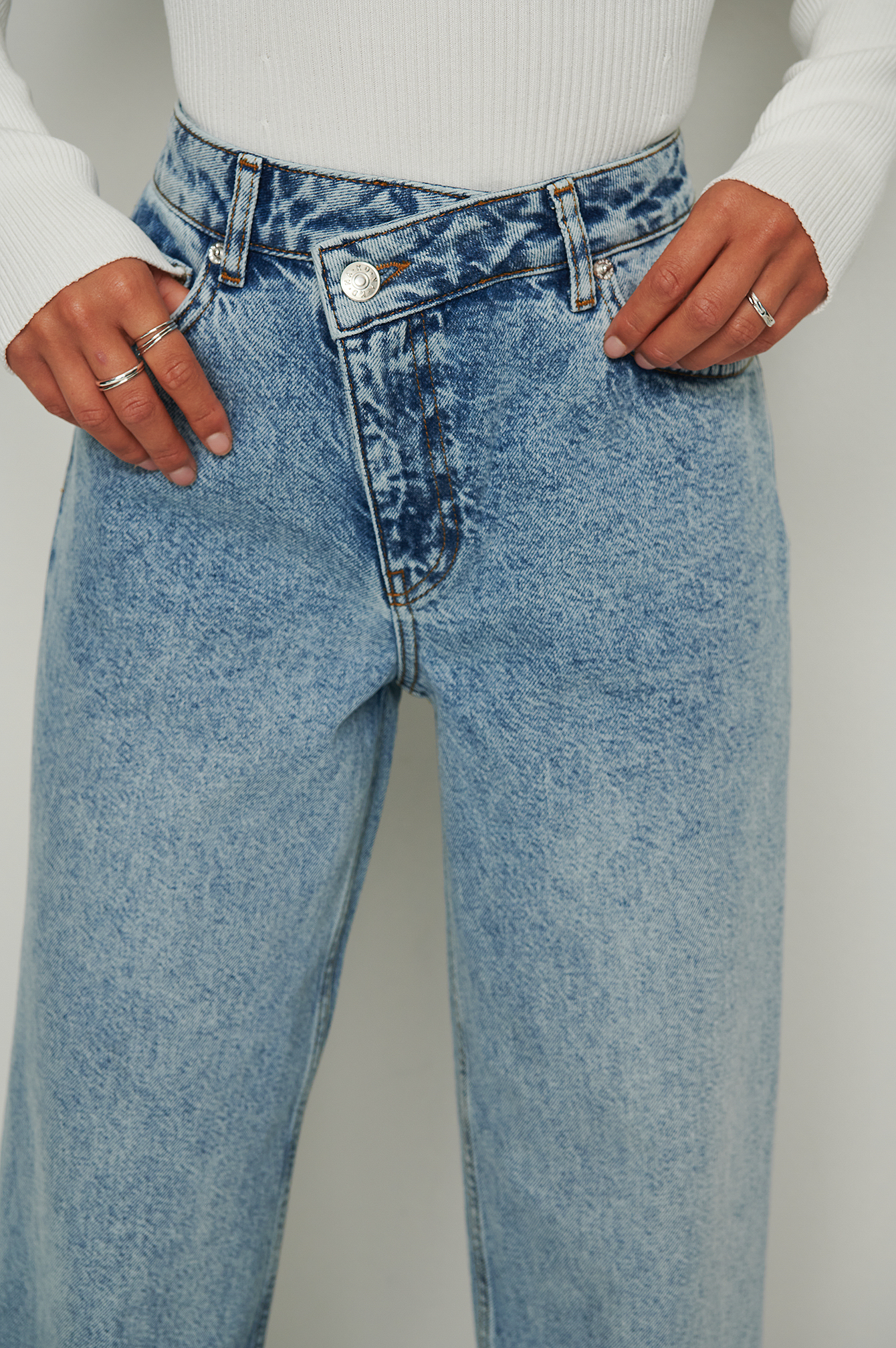 Acid Blue Organic Asymmetric Waist Acid Wash Jeans