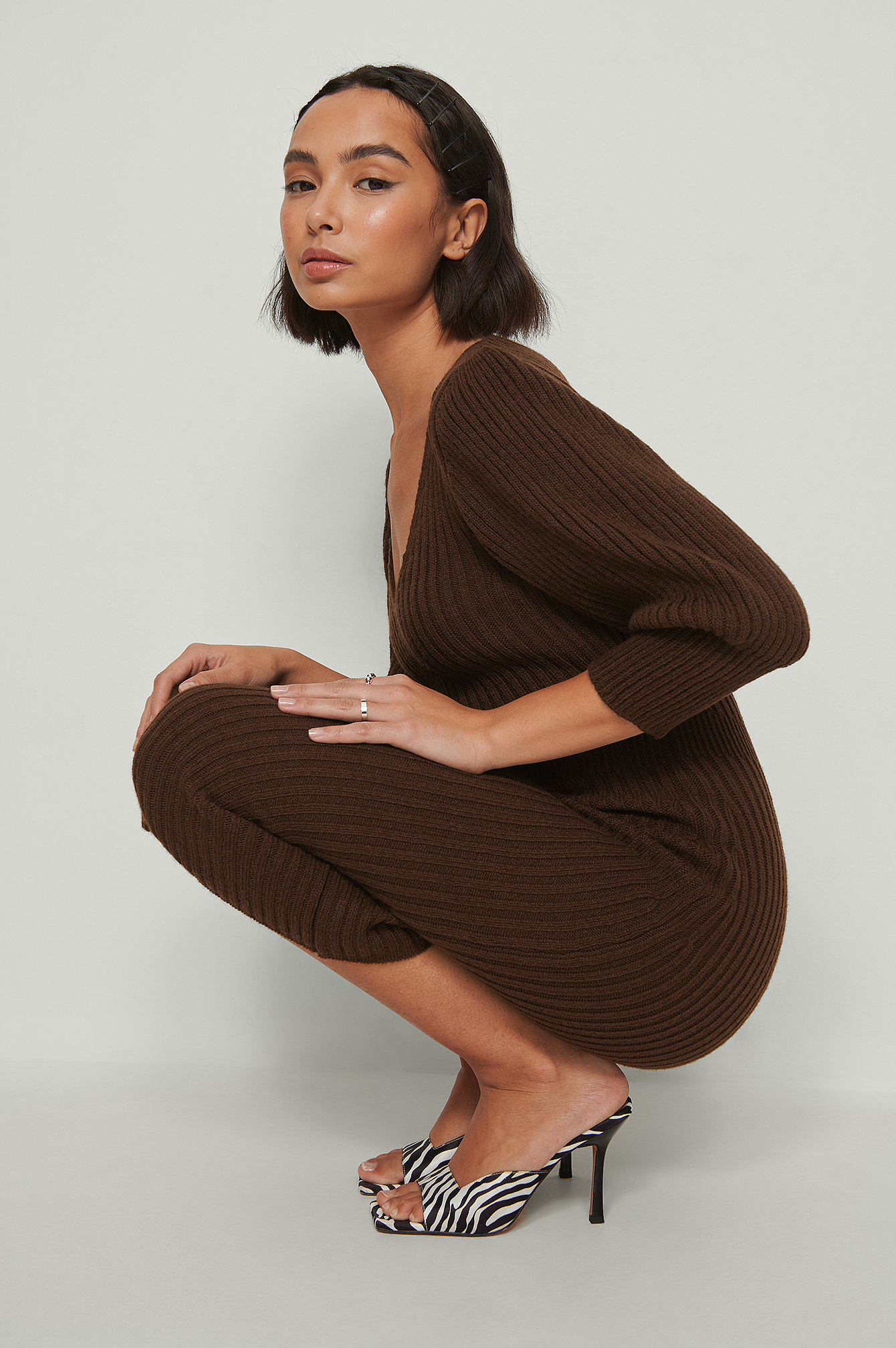 Brown Balloon Sleeve Knitted Midi Dress
