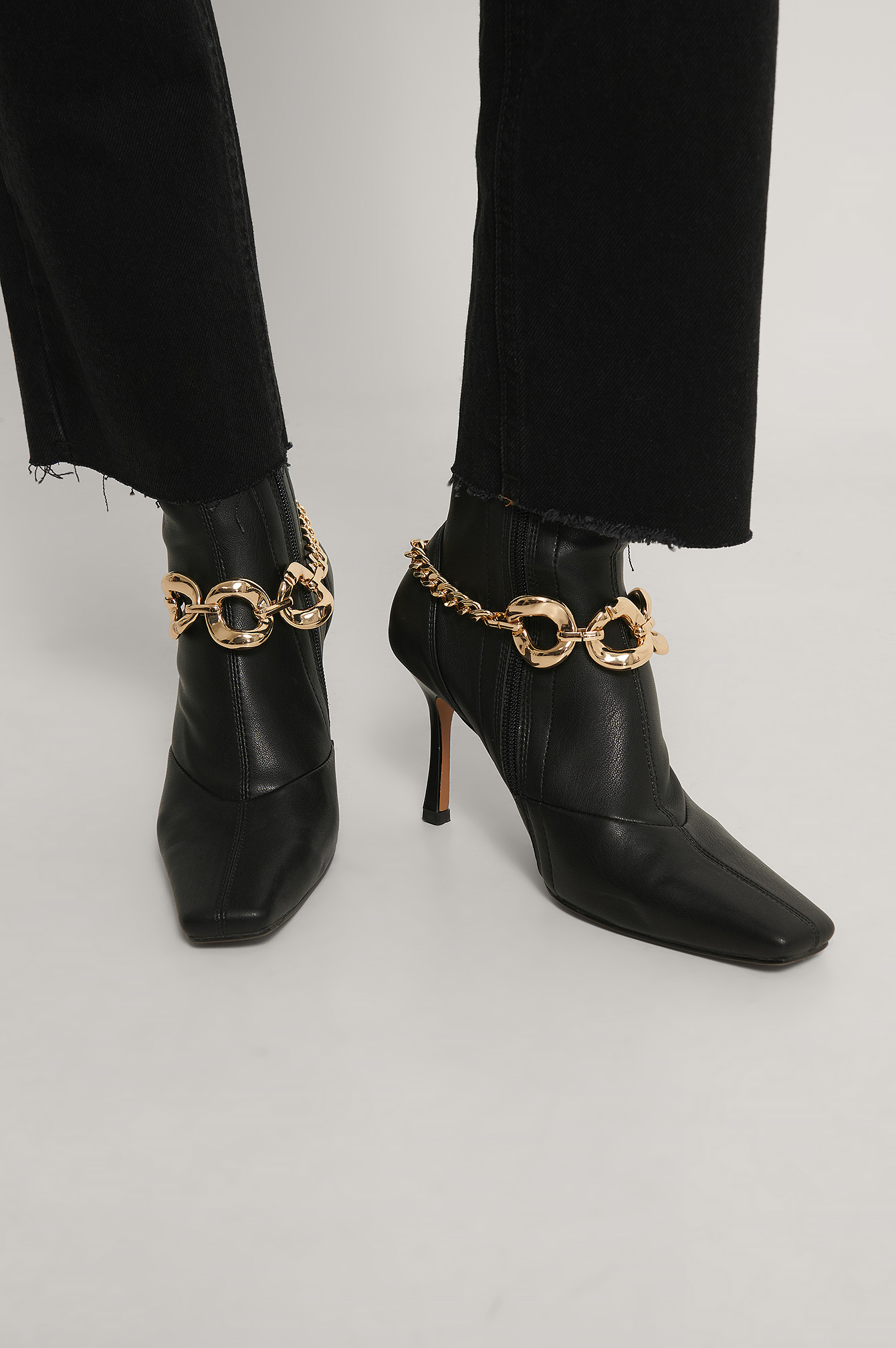 Gold Chain Detailed Boot Anklets