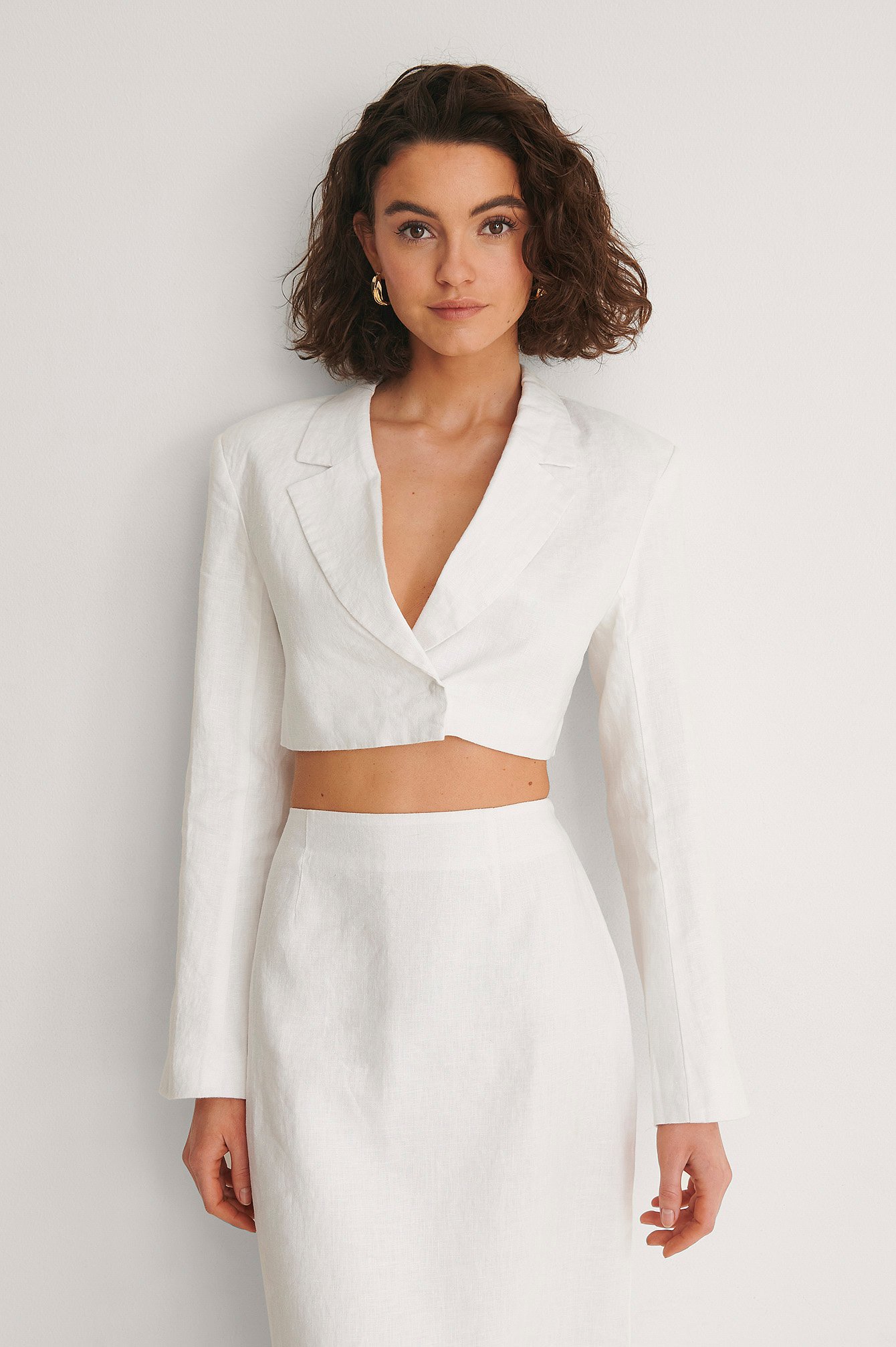 White Cropped Linen Blazer
