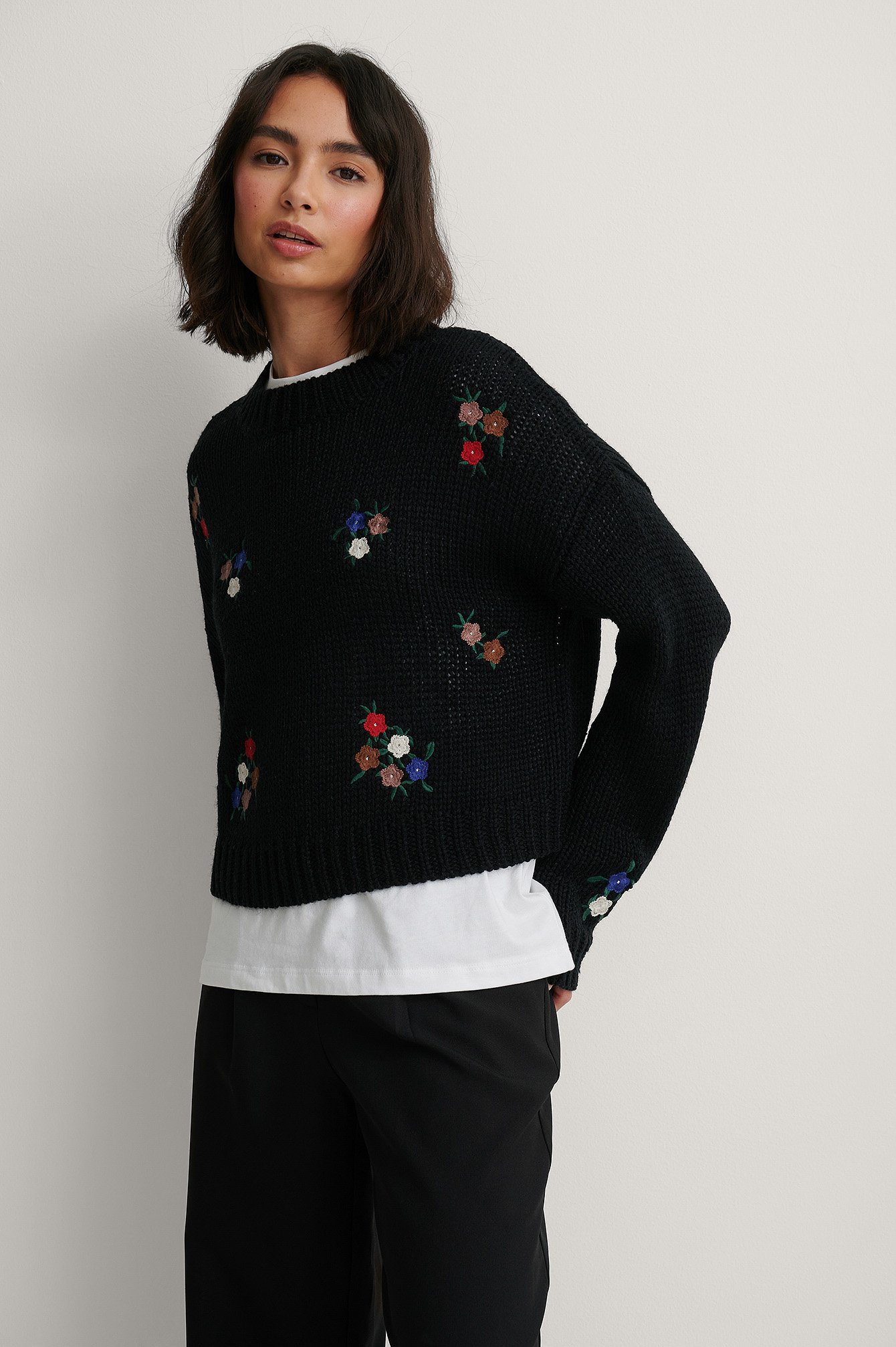 Black Flower Embroidery Round Neck Knitted Sweater