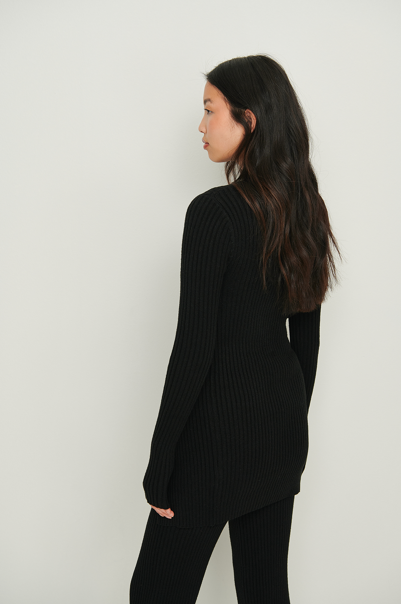 Black Front Slit Ribbed Knitted Sweater