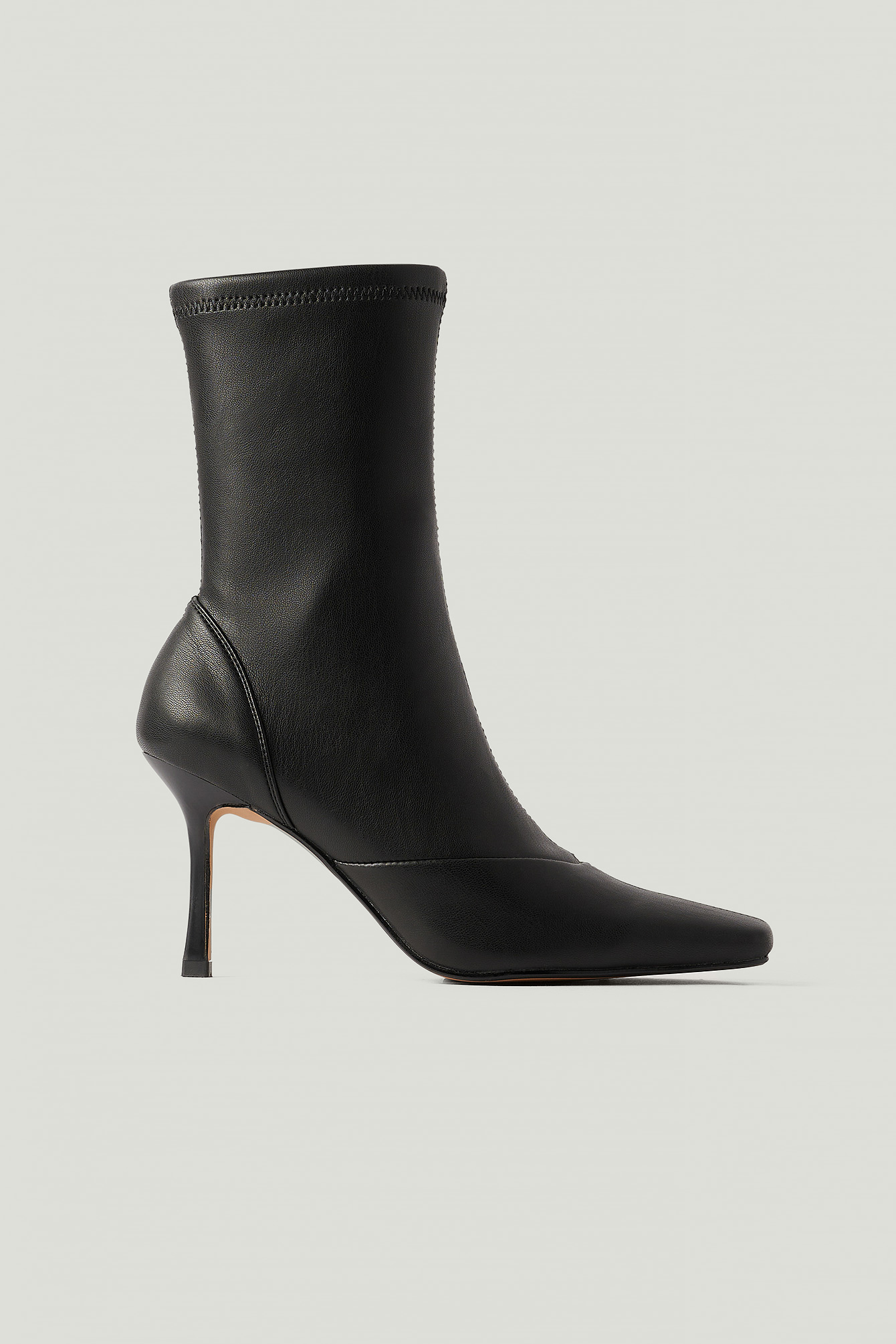 Black Pointy Hourglass Boots