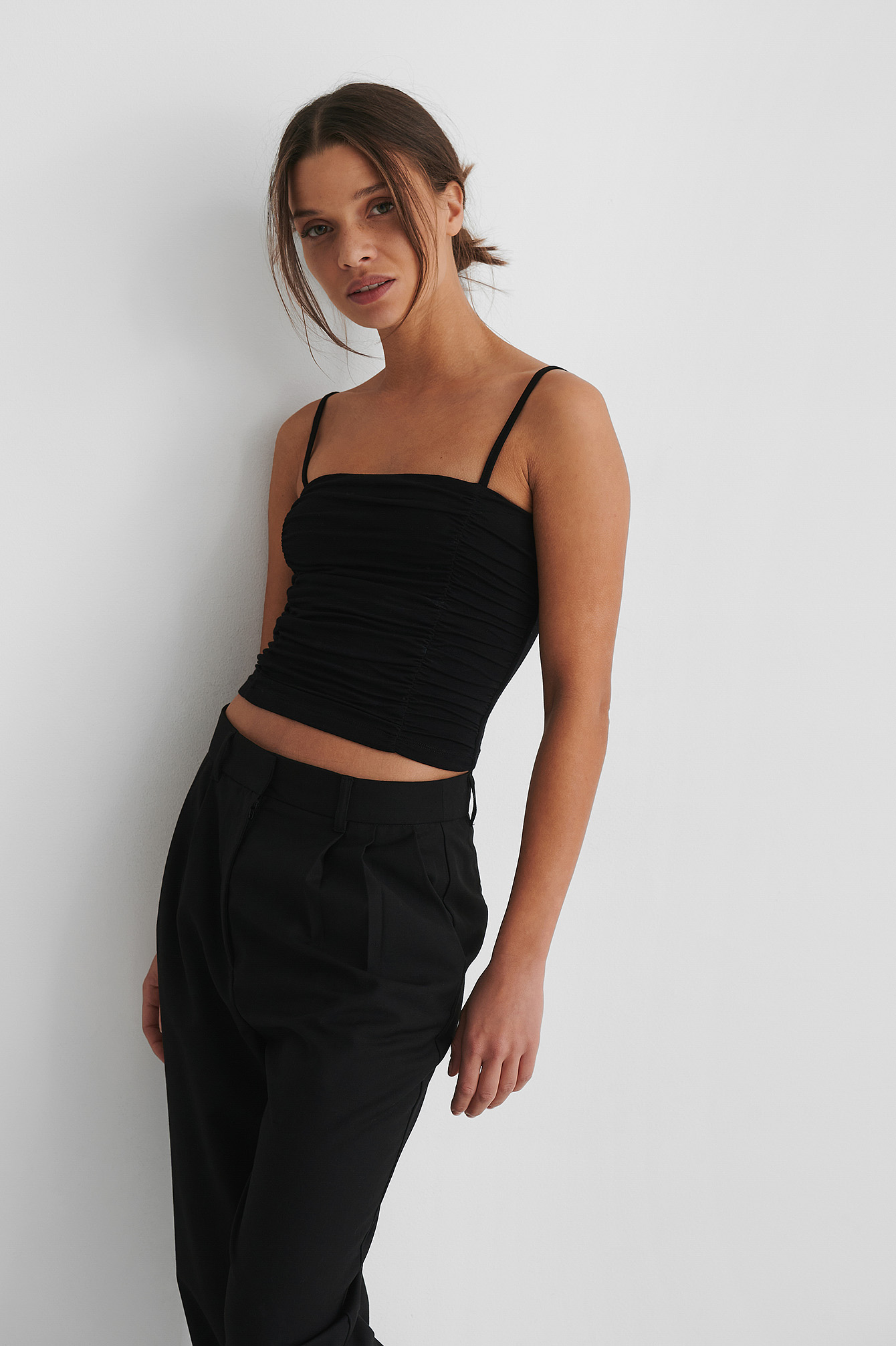 Black Rouched Cropped Singlet