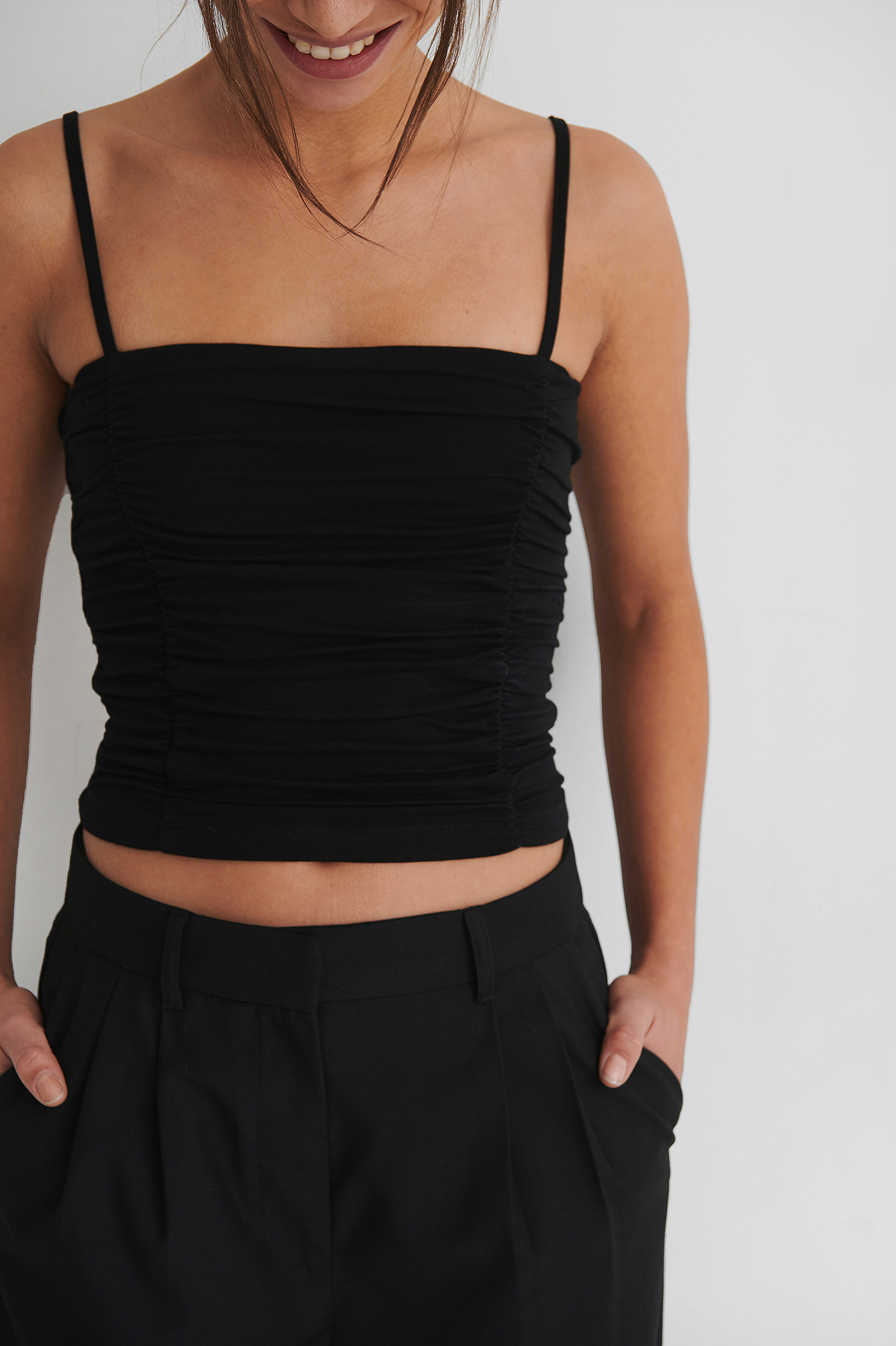 Black Rouched Cropped Singlet