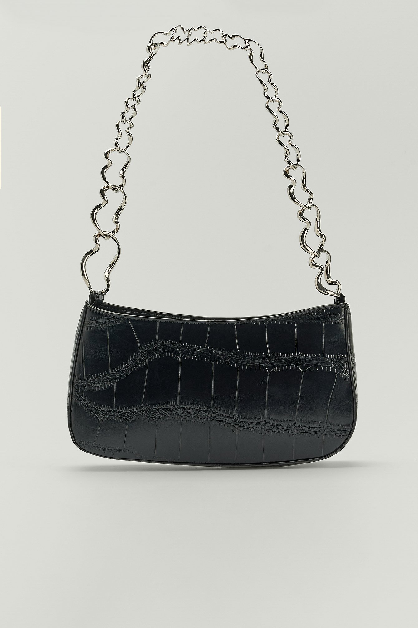 Black Rounded Chain Shoulder Bag