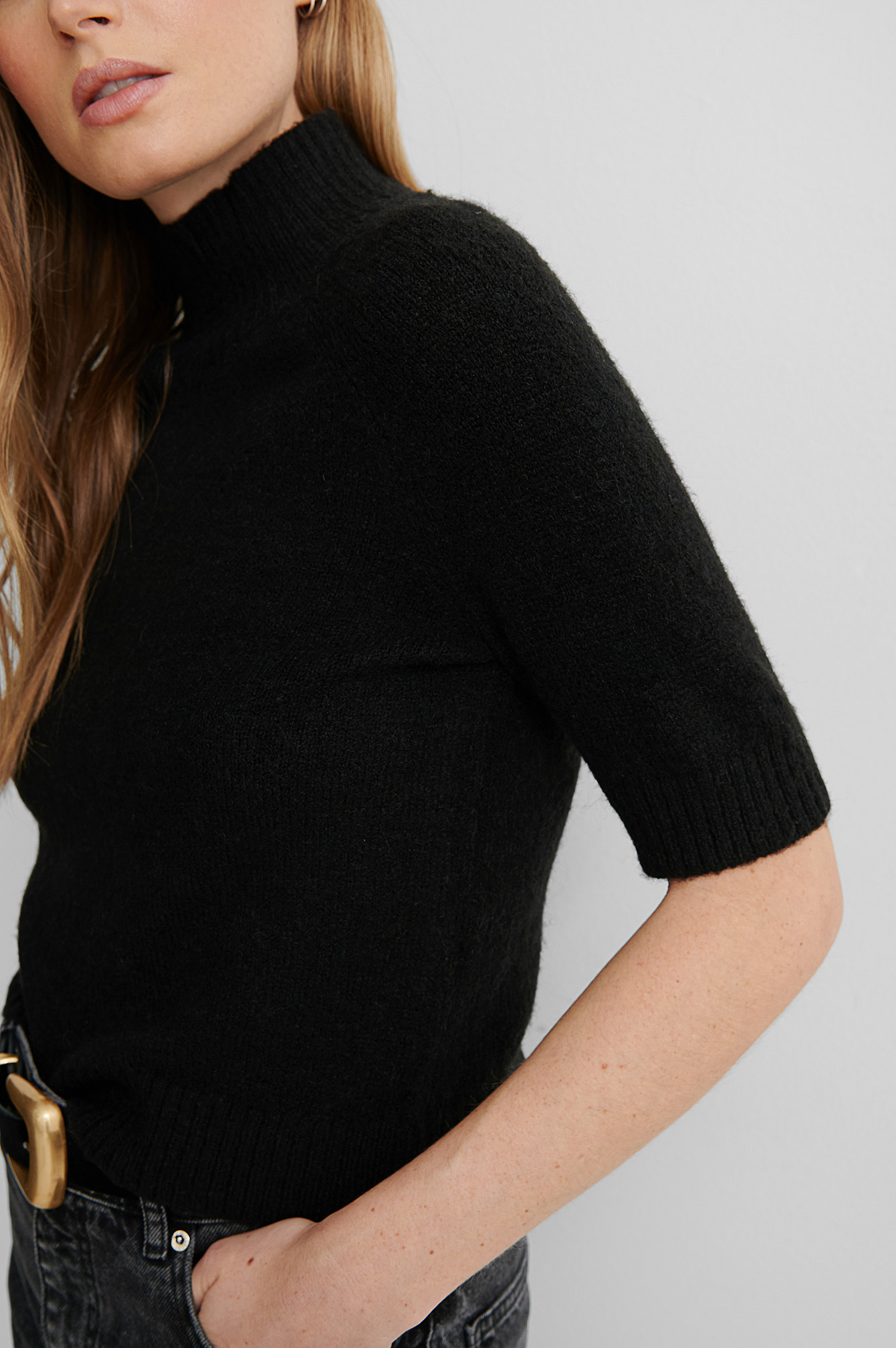 Black Short Sleeve High Neck Knitted Sweater