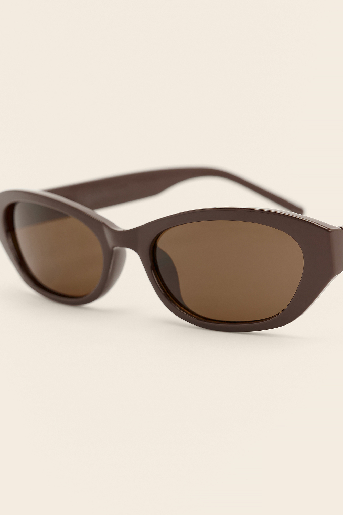 Brown Wide Drop Shape Retro Sunglasses