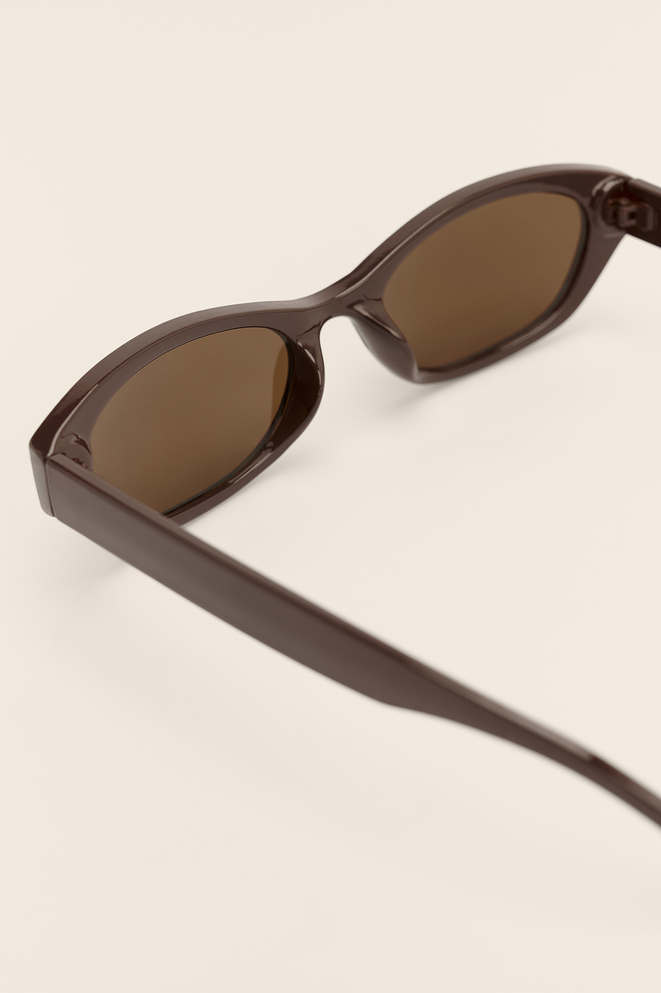 Brown Wide Drop Shape Retro Sunglasses