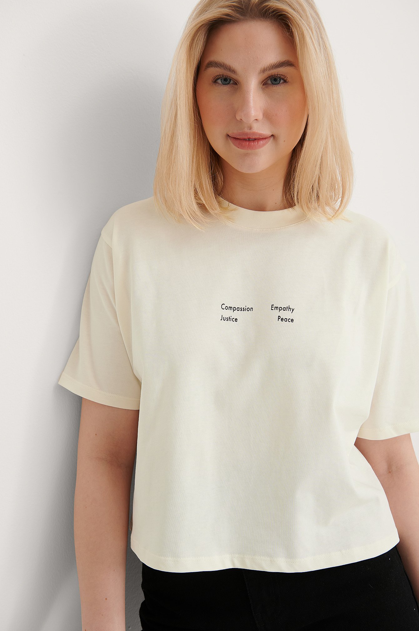 Off White Quotes Wonder Woman Cropped Tee