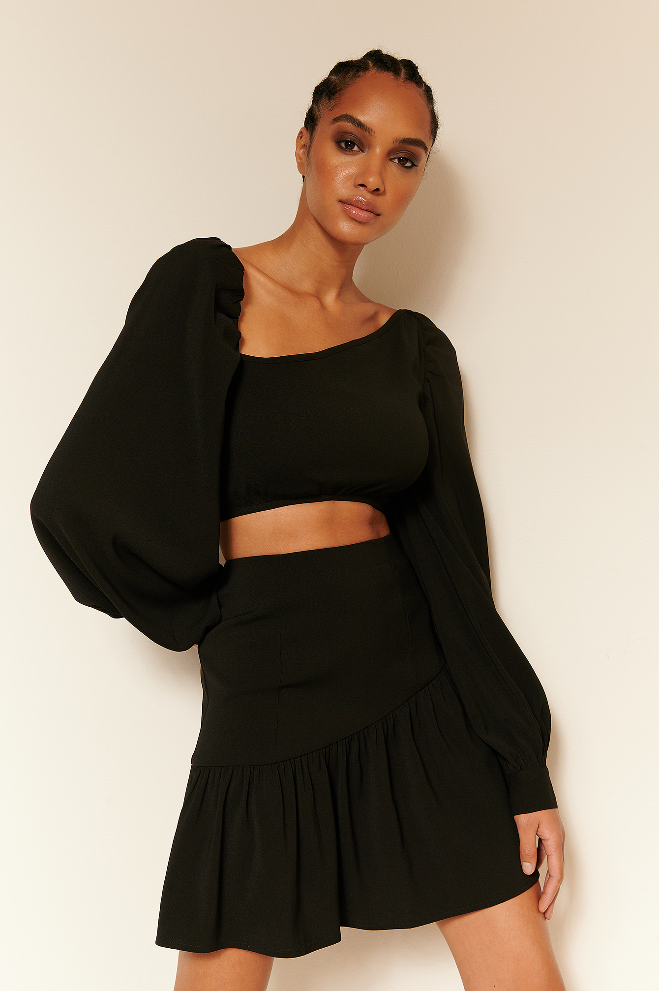 Black Cropped Balloon Sleeve Top