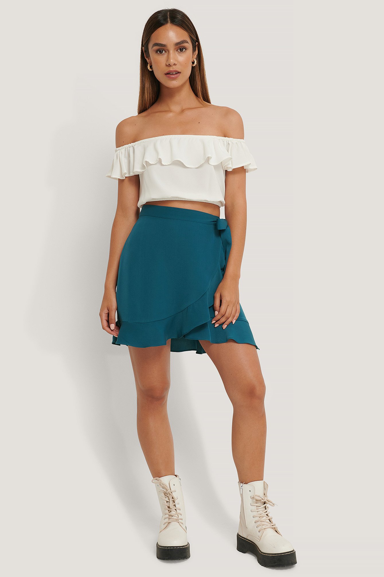 Flounce Overlap Mini Skirt Outfit