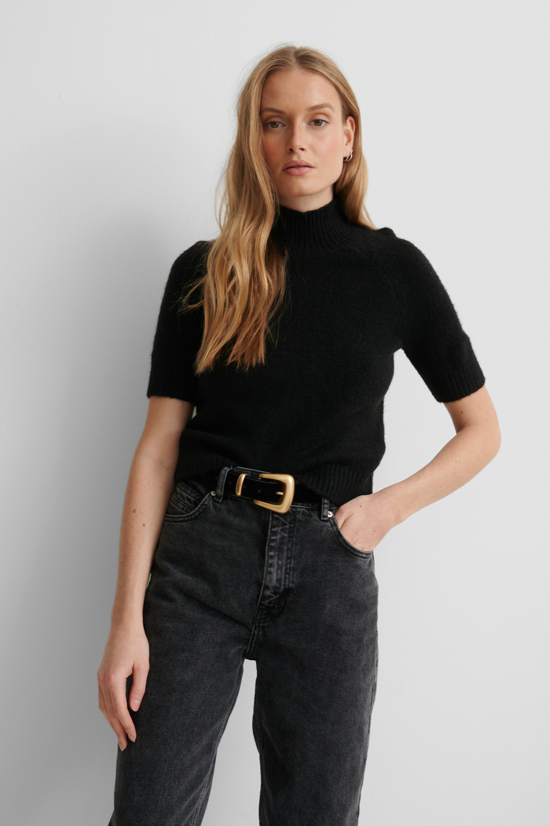 Black Short Sleeve High Neck Knitted Sweater