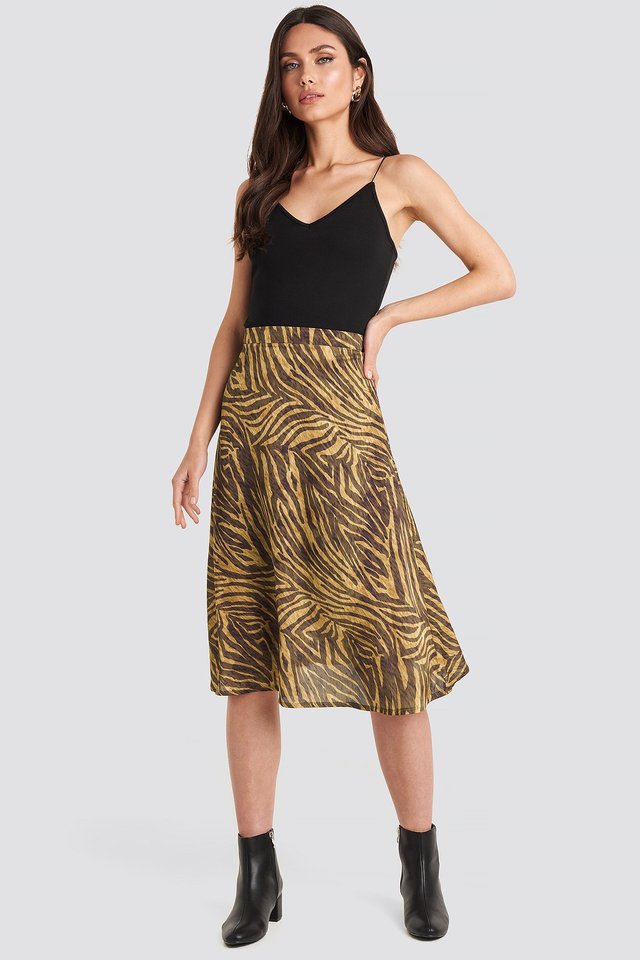 Animal Printed Midi Skirt Outfit.