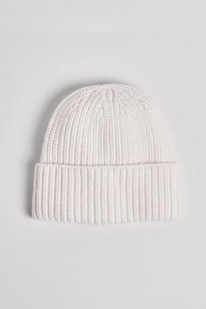 Offwhite Chunky Knitted Soft Beanie