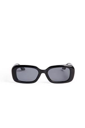 Black Rectangular Retro Look Sunglasses