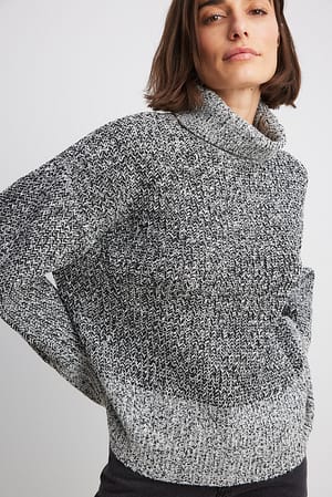 Black/White Turtleneck Knitted Sweater