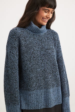 Black/Blue Turtleneck Knitted Sweater