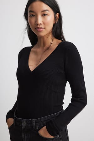 Black V-Neck Fine Knitted Top