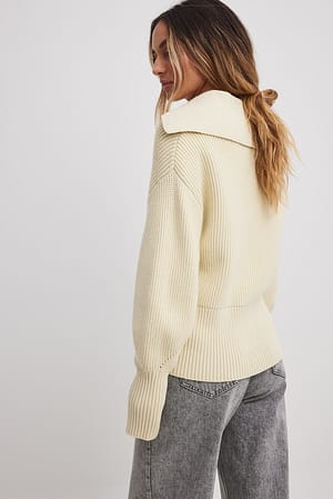 Cream V-neck Knitted Collar Sweater